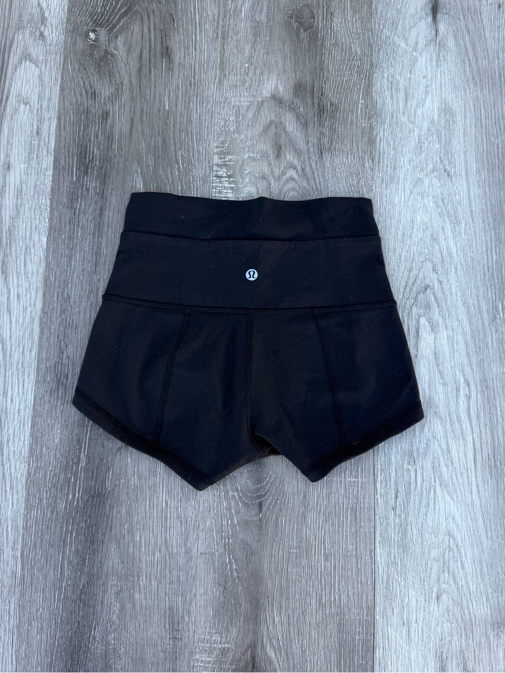 lululemon Women’s Black Wunder Short *Full-On Luxtreme 2 size 4